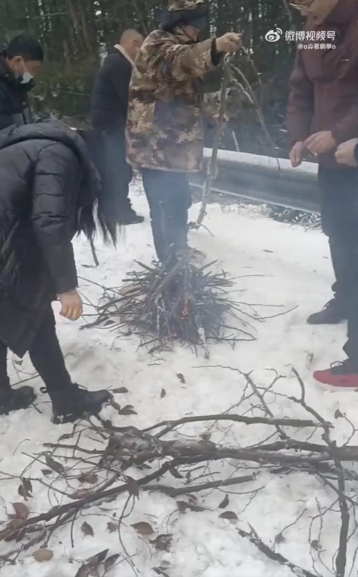 暴雪侵袭，惊现特斯拉坟场！极寒天气成电动车噩梦