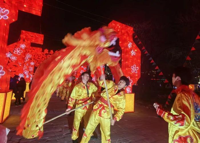 演出、庙会、花灯、美食……石景山游乐园恢复迎春庙会！首次举办“灯火游园会”