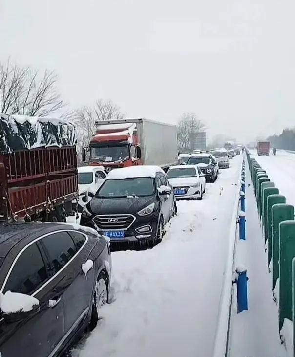 暴雪侵袭，惊现特斯拉坟场！极寒天气成电动车噩梦