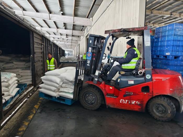 铁路货运专列紧急驰援武汉  抗击雨雪冰冻灾害