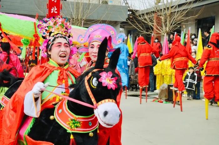 “庙”趣横生！在保定庙会花式过大年