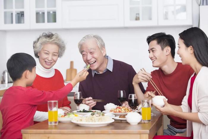 春节期间急诊急救指南 附：人民医院节日出诊信息（内科急诊手册）人民医院急诊科几点下班，