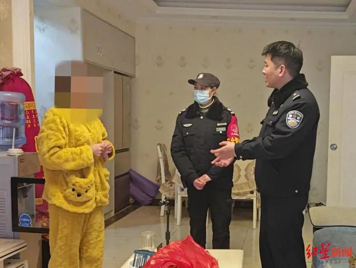 女子报警称家中6万现金被盗，警方调查发现被丢进垃圾桶！一查竟是…