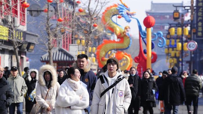 2024年2月10日，春节超年大年头一，假期沈阳故宫游人如织。首日视觉中国 图