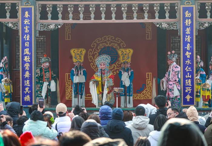 大年初一多地旅游迎来开门红，登上春晚的西安门票订单量暴涨