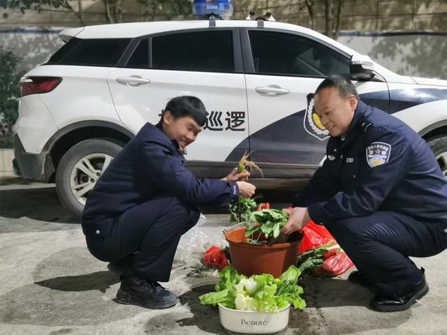 赣州一派出所所长记录的除夕夜：每一个节日，总得有人去守护