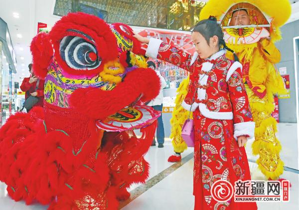 龙腾虎跃中感受升腾的浓浓年味——乌鲁木齐市欢度春节一线见闻