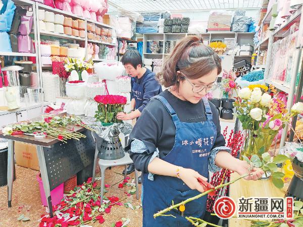 【记者跑市场|节日市场看变化】线上线下销售火 花卉市场活力旺