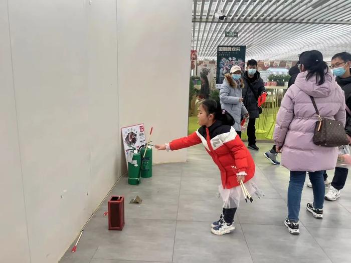 花开富贵庆新春 市民在世界花卉大观园赏花祈福过大年