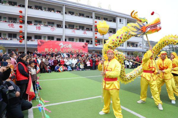 湖北省竹山县竹坪乡：举行春节巡游纳福活动 丰富居民精神文化生活