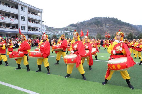 湖北省竹山县竹坪乡：举行春节巡游纳福活动 丰富居民精神文化生活