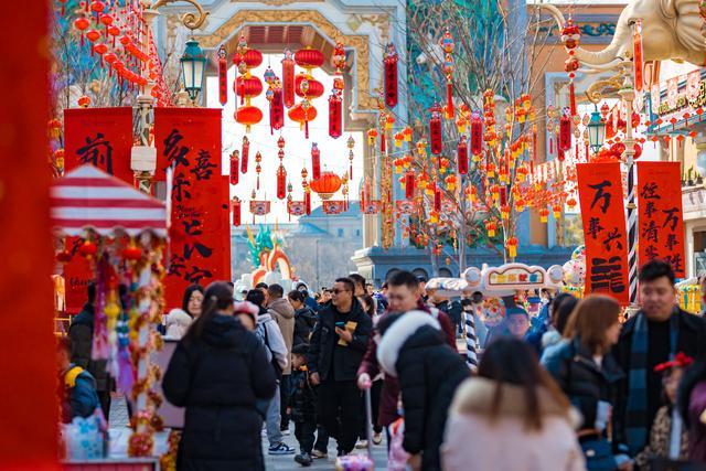 “热辣滚烫” “繁华似锦”！郑州春节假日消费“龙行龘龘”