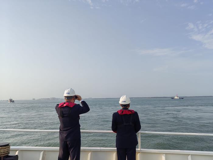 一男子乘船从海南海口到广东湛江途中跳海失踪，目前搜救仍在进行