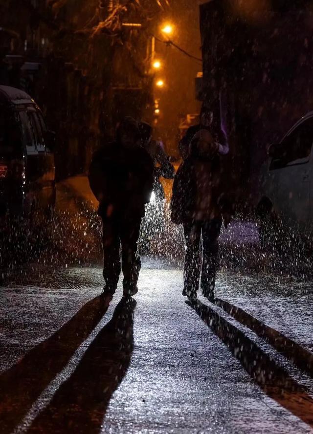 北京龙年首场降雪来了！道路结冰黄色预警中，这场雪下到什么时候