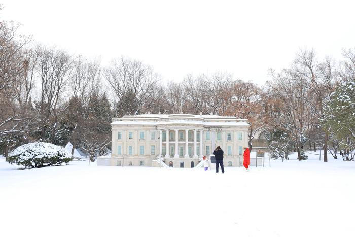 北京世界公园：迎瑞雪 度新春