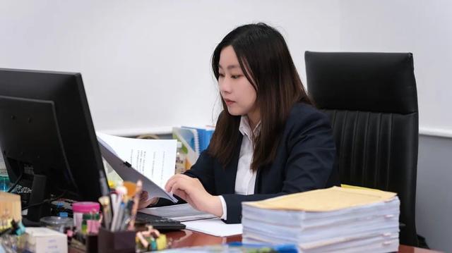 华婷入选上海首届“最美公务员”，这些“行业标准”出自她手