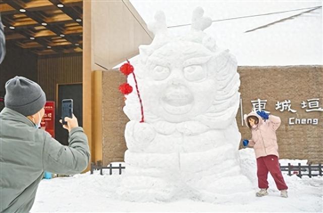 最美“龙娃”！这是郑州有史以来最美的雪人了吧
