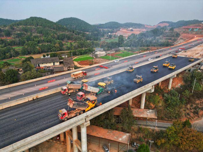 今年上半年四川高速公路通车总里程将突破1万公里