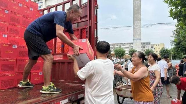 宗庆后42岁才白手起家，曾三次问鼎中国首富！