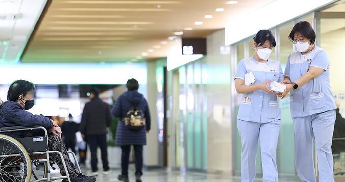 韩政府宣布将检查50家大型综合医院 对未复岗医生进行司法处理