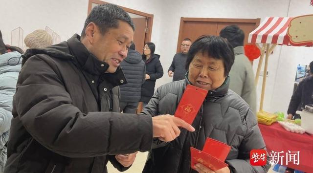 乐享佳节
，齐乐“龙龙”闹元宵
！苏州工业园区娄葑街道开展“龙腾闹元宵 欢喜庆团圆”活动