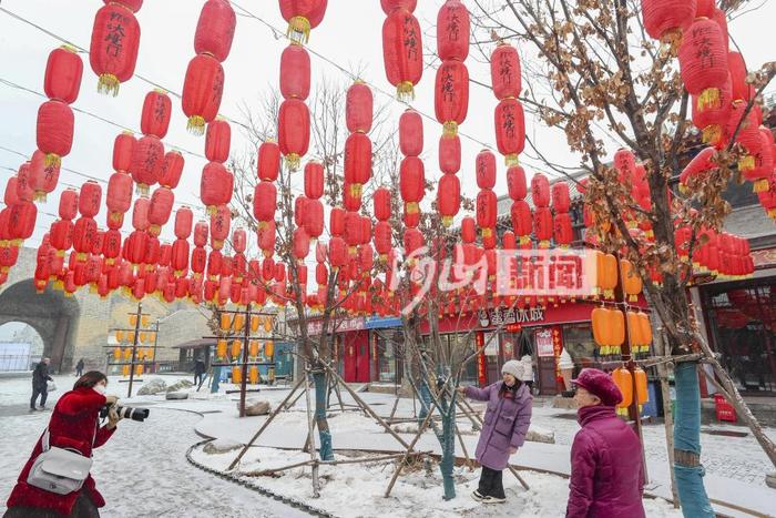 绵绵春雪润张垣 雪打花灯兆丰年