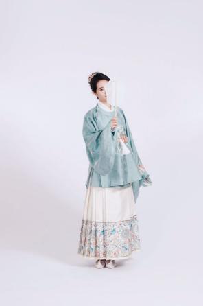 中秋汉服穿搭遮面图,中秋汉服穿搭遮面图片