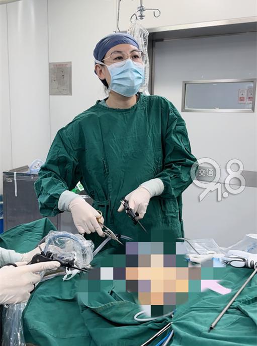 女大学生痛到满床打滚！一查医生都惊了，体内有两个……