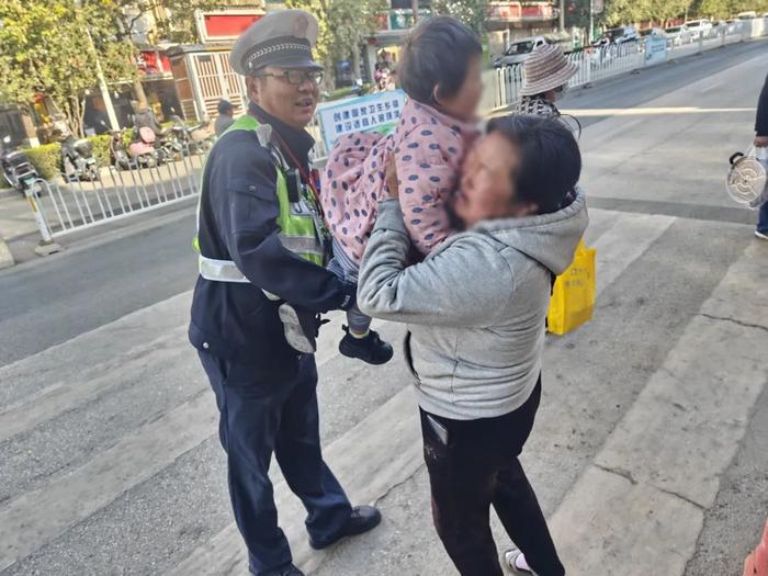 “我们要找这3名昆明辅警！”