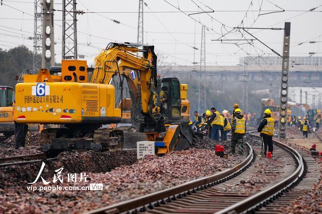 河南郑州：陇海铁路集中修正式启动