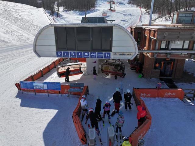 长春九台庙香山温泉滑雪度假区：让雪友以最“靓”最快乐的方式封板