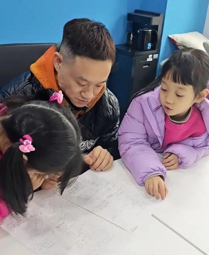 奥运冠军杨威让孩子在家上学，该怎么看？
