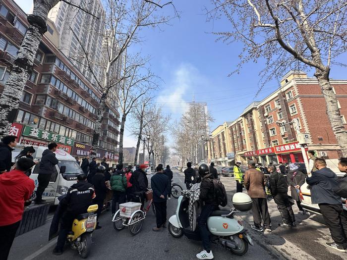 燕郊一建筑发生爆炸，镇政府回应：爆炸位置在城中村，已在救援中