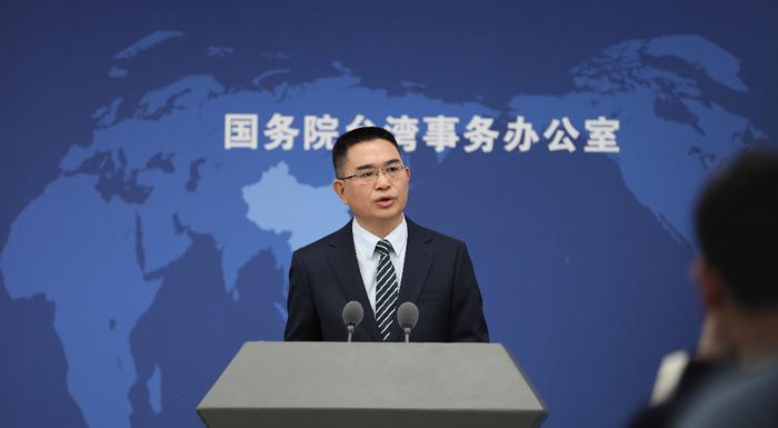 3月13日上午,国台办举行例行新闻发布会,发言人陈斌华就近期两岸热点问题回答记者提问。