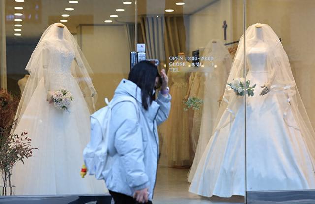 韩国结婚人数十多年来首次回升，外媒解读：不意味持续反弹