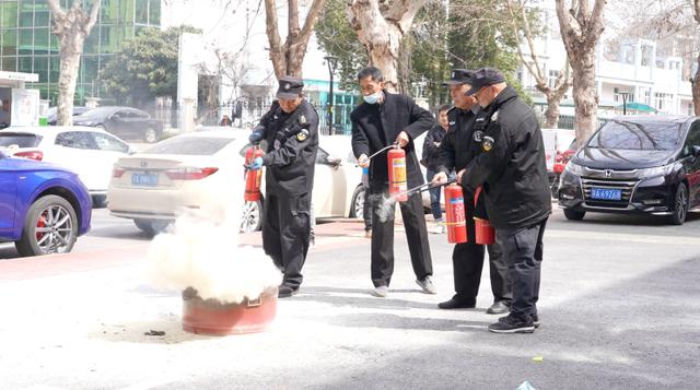 南京市雨花台区铁心桥街道景明佳园社区：消防安全记心间  应急演练筑防线