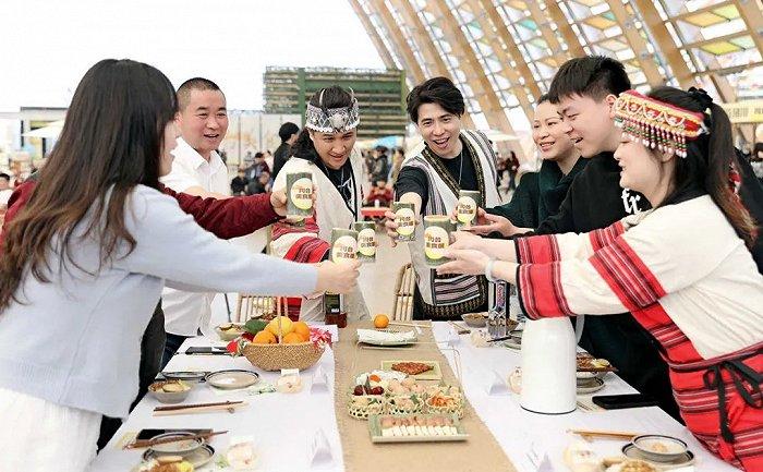 川台糖酒分享会在天府农博园举行，现场音乐、美食体验精彩不断
