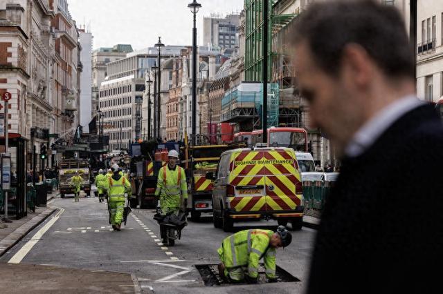 英媒：英国经济自2023年下半年开始陷入衰退 全年人均GDP下降0.7%