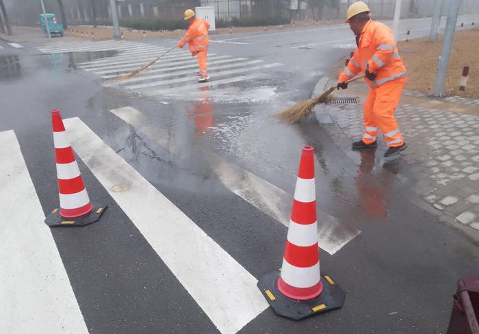 未诉先办、主动治理，顺义公路分局积极开展雨后清洁工作