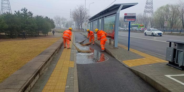 未诉先办、主动治理，顺义公路分局积极开展雨后清洁工作