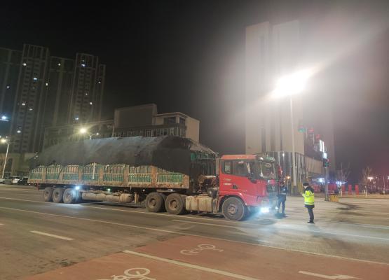 保障道路运输安全 超限超载治理在行动