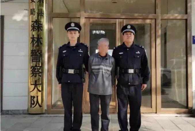 昆明金瓦路上惊险一幕！民警大呼“没见过”