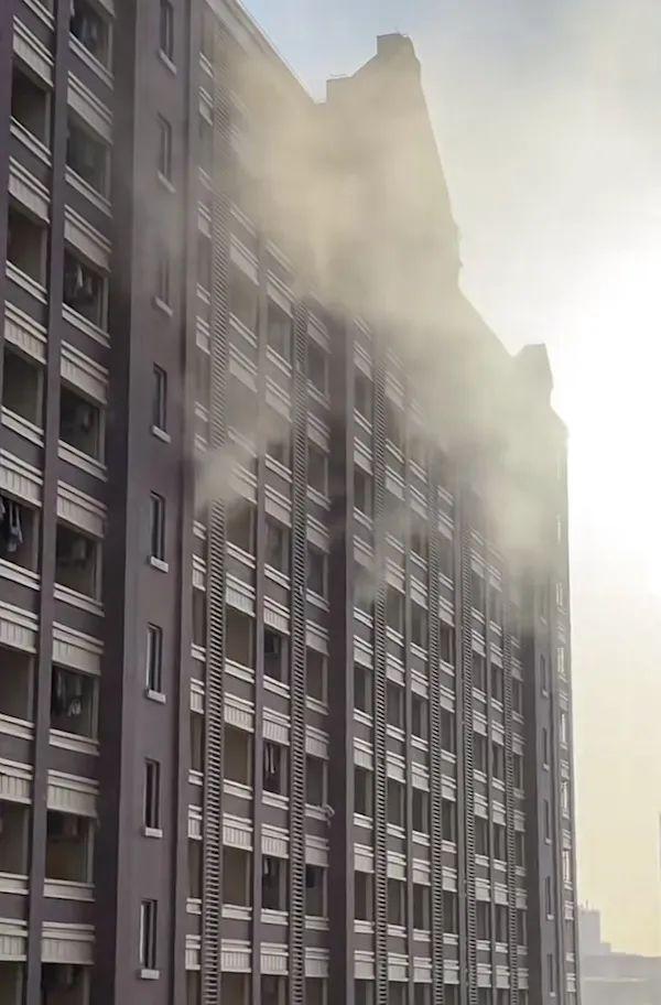 突发！上海建桥学院一学生宿舍起火