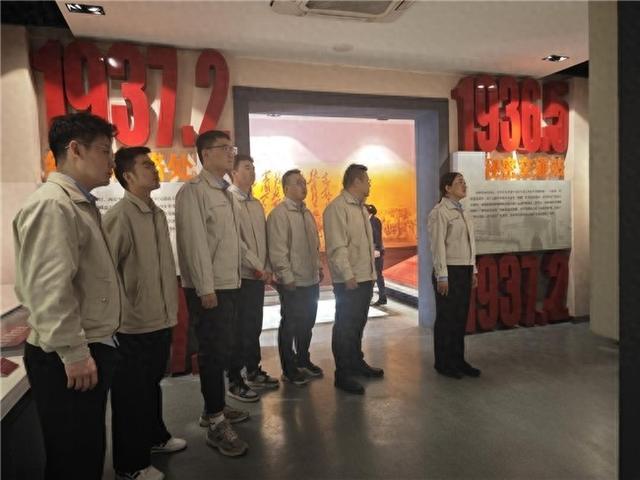 中建八局华北公司中原分公司西安区域开展主题党日活动