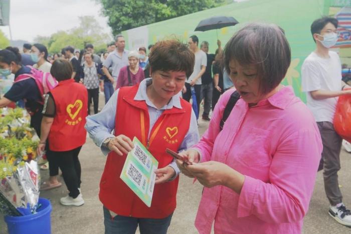 1.45万份骨灰植树，已节约超5个足球场面积用地，你接受“生态葬”吗？