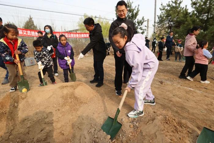 中国美术馆旁将添城市艺术空间！植绿护绿现场直击→