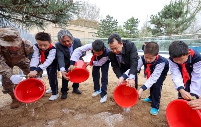 中国美术馆旁将添城市艺术空间！植绿护绿现场直击→