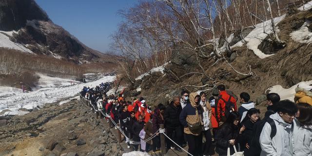 长白山景区接待游客同期同比增长850% 清明期间长白山旅游热度持续走高