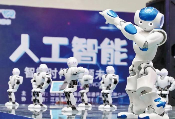 ▲随着相关技术的突飞猛进,AI也在加速介入人类的现实生活。图/新华社