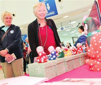 “海洋旋律号”游客开启京津之旅（图）